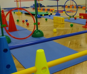 Cvičení dětí s pomůckami