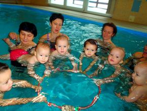 organizované plavání v hotelu Peklo